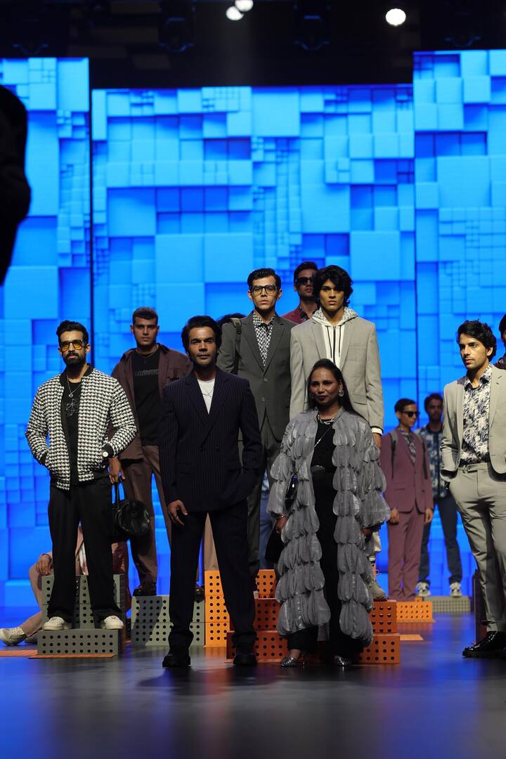 Joining the stellar lineup were popular Content Creators Rj Ashish, Mohak Narang, Rahul Makin, Karron Dhingra, and Asheer A, infusing the event with youthful energy and enthusiasm, as they strutted down the runway for Park Avenue. Their unique charm added an extra layer of dynamism to an already spectacular showcase. (Image Source: PR Handout)
