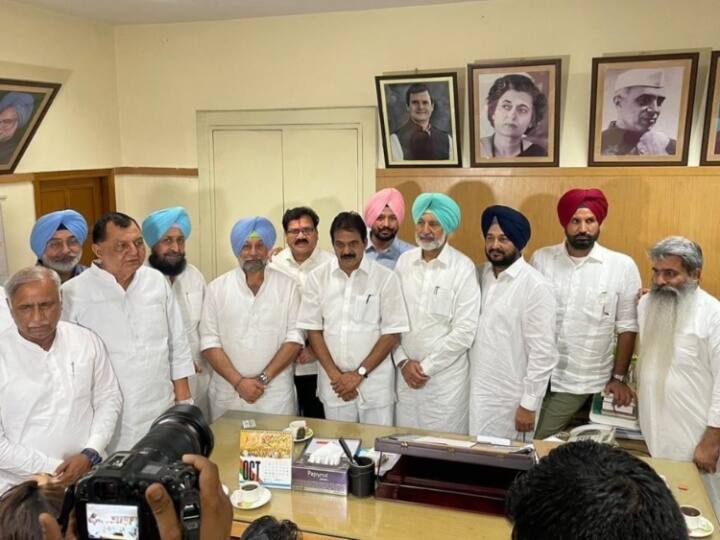 Punjab Politics: पंजाब कांग्रेस में लौटे नेताओं की अपनों ने ही बढ़ाई मुश्किलें, वापसी का विरोध, बुलाई अहम बैठक Leaders who returned home from BJP to Congress started facing opposition Punjab Politics: पंजाब कांग्रेस में लौटे नेताओं की अपनों ने ही बढ़ाई मुश्किलें, वापसी का विरोध, बुलाई अहम बैठक