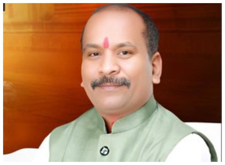 Chhattisgarh Poverty line ration card made in the name of the wife of an MLA who gets a salary of lakhs of rupees, know what the MLA said? ann Chhattisgarh: लाखों रुपये वेतन पाने वाले विधायक की पत्नी के नाम से बना गरीबी रेखा राशन कार्ड, जानें MLA क्या बोले?