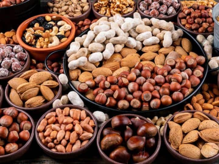 Soaked Peanuts akhrot Benefits They Are As Good As Almonds सुबह-सुबह साथ में भीगे हुए मूंगफली, बादाम और अखरोट खा सकते हैं? कहीं नुकसान तो नहीं पहुंचाते...