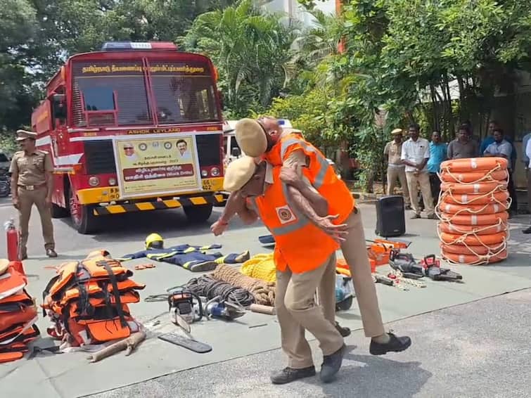 Northeast Monsoon Rehearsal Show By Fire Department Dharmapuri News- TNN Northeast Monsoon: பொதுமக்கள் இல்லாமல் பெயரளவிற்கு  நடந்த பேரிடர் ஒத்திகை