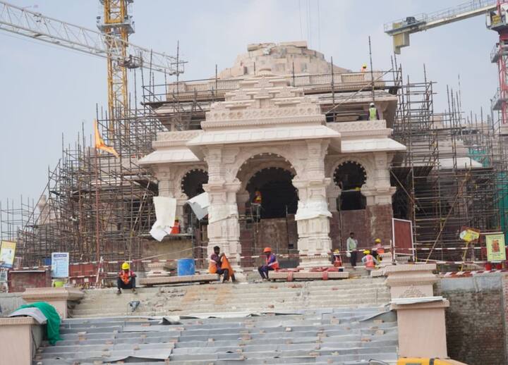 સોમવાર, 9 ઓક્ટોબરના રોજ શ્રી રામ જન્મભૂમિ તીર્થ ક્ષેત્રે તેના સોશિયલ મીડિયા હેન્ડ એક્સ પર મંદિરના નિર્માણ સાથે સંબંધિત કેટલીક તસવીરો શેર કરી હતી.