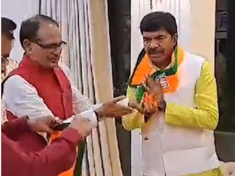 Madhya Pradesh Assembly Elections 2023 Ex-Minister Pradeep Jaiswal Joins BJP Congress 'I Remained With Cong Till Last Moment': Ex-Minister Pradeep Jaiswal Joins BJP Ahead Of MP Polls