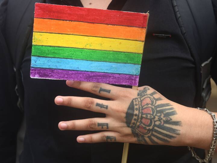 सेम सेक्स मैरिज पर आज आएगा फैसला, इसमें क्या है दिक्कतें और किन देशों में है वैध? जानें सबकुछ