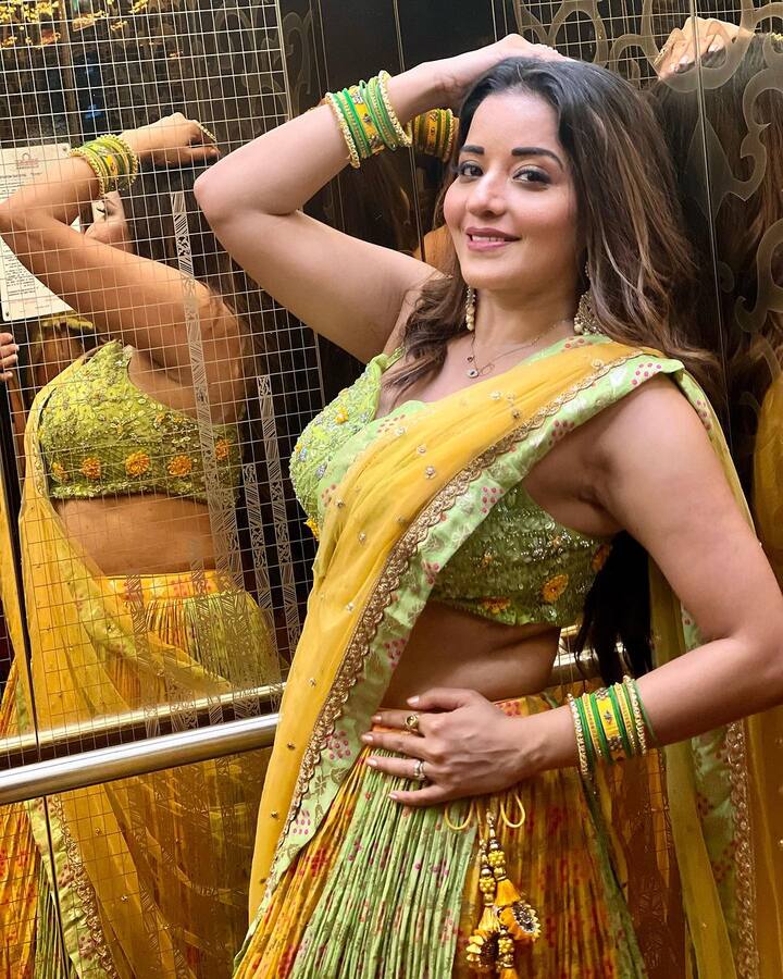 નવરાત્રિ દરમિયાન એક્ટ્રેસ નવા લૂકમાં સ્પોટ થઈ હતી.