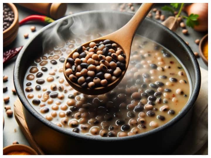 એનિમિયામાં કાઉપાઇ ફાયદાકારક છે કારણ કે તેમાં આયર્ન સારી માત્રામાં હોય છે. 100 ગ્રામ દાળમાં લગભગ 3.4 મિલિગ્રામ આયર્ન હોય છે. ચોળાના નિયમિત સેવનથી લોહીમાં હિમોગ્લોબિનનું પ્રમાણ વધે છે.