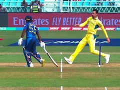 Mitchell Starc Avoids Inflicting Non-Striker Run-Out Involving Kusal Perera