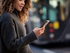 दुनिया की कुल आबादी में से कितने लोग चलाते हैं मोबाइल इंटरनेट? न यूज करने की 3 बड़ी वजह