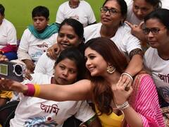 Ritabhari Chakraborty: 'বিশেষ' নন্দিনীদের সঙ্গে প্রথম ওয়েব সিরিজের মুক্তির দিন উদযাপন ঋতাভরী চক্রবর্তীর