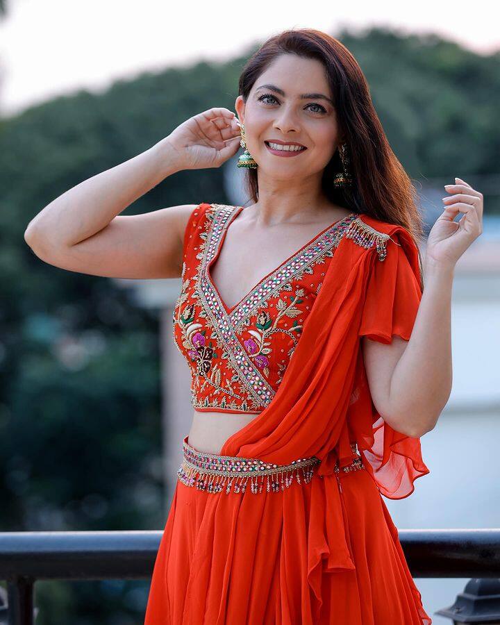 सोनाली प्रत्येक फोटोत फारच सुंदर दिसत आहे.