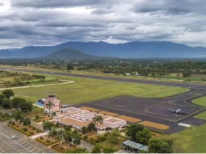 Salem Airport: சேலம் விமான நிலையத்தில் 2 ஆண்டுக்கு பின் விமான சேவை; பயணிகள் மகிழ்ச்சி