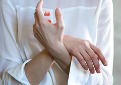 Health Tips :  हातापायाचं दुखणं कमी करण्यासाठी उपाय , पाहा