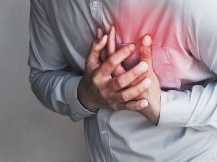 follow these emergency tips for heart attack situation suggest by health expert सीने में एकाएक उठे दर्द तो हेल्थ एक्सपर्ट के इन टिप्स को आजमाने की है जरूरत, जानिए यहां