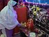 Navratri 2023: अलीगढ़ में मुस्लिम परिवार ने मां दुर्गा की मूर्ति स्थापित कर रखे व्रत, कहा- फतवों से नहीं डरते