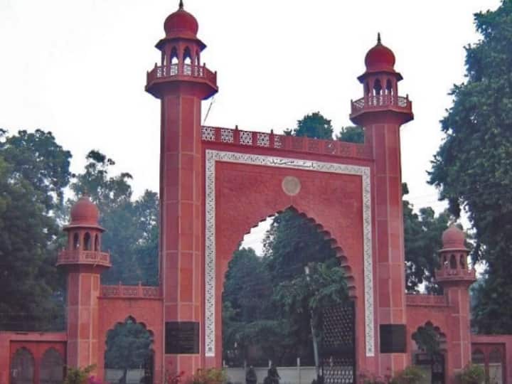 Aligarh Muslim University Vice chancellor demand in details अलीगढ़ मुस्लिम यूनिवर्सिटी में हो रही वीसी की मांग, जानिए