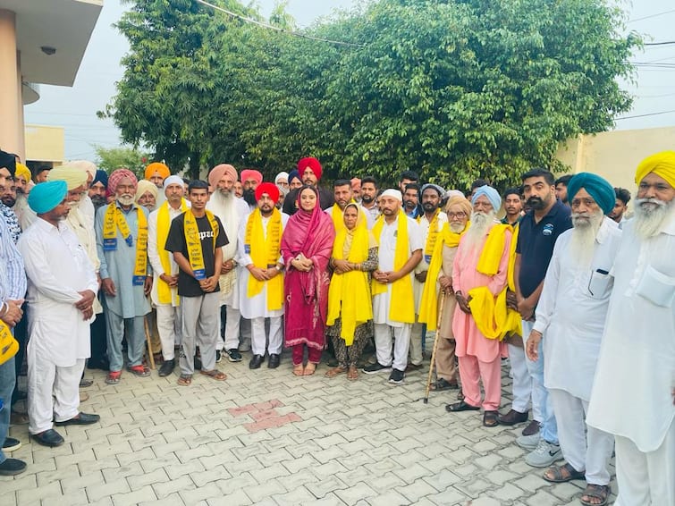 Leaders of other parties joined the Aam Aadmi Party Punjab News: ਆਪ ਦਾ ਲਗਾਤਾਰ ਵਧ ਰਿਹਾ ਕੁਨਬਾ, ਦੂਜੀਆਂ ਪਾਰਟੀਆਂ ਦੇ ਅਹੁਦੇਦਾਰਾਂ ਨੇ ਫੜ੍ਹਿਆ ਝਾੜੂ, ਜਾਣੋ ਕੌਣ-ਕੌਣ ਹੋਏ ਸ਼ਾਮਲ