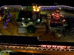 Jejuri:  खंडोबाची जेजुरी उजळली, नवरात्रीनिमित्त विद्युत रोषणाईने न्हाऊन निघाला जेजुरी गड