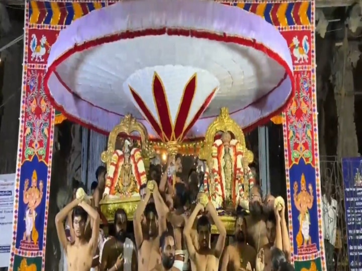 Navratri 2023: நவராத்திரி விழா...கோலாகலமாக காட்சியளிக்கும் காஞ்சி வரதர் கோயில்