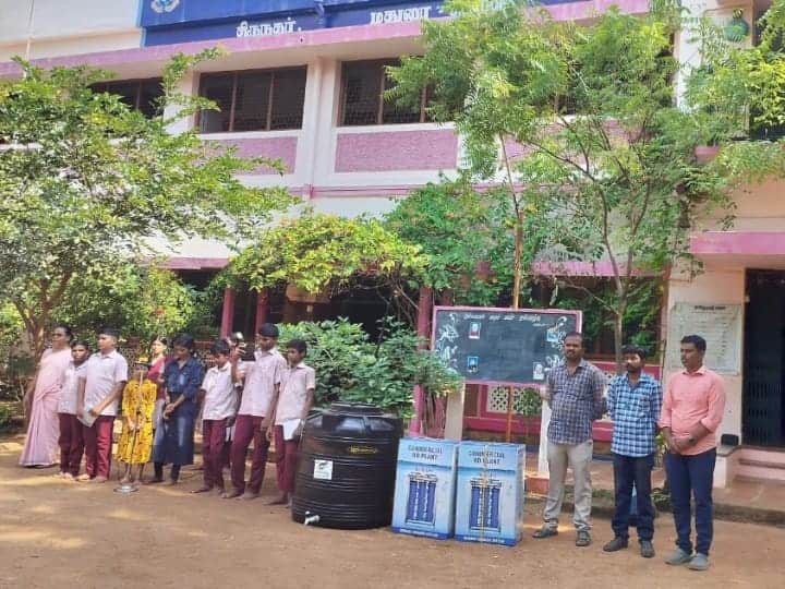 Abp Nadu Impact Bringing drinking water is not enough  Social activists fulfilled the demand of school students in madurai TNN Abp Nadu Impact: “கொண்டுவரும் குடிநீர்பத்தவில்லை” - பள்ளி மாணவர்களின் கோரிக்கையை நிறைவேற்றிய சமூக ஆர்வலர்கள்