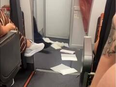 प्लेन में यात्री ने गलत जगह पर कर दी 'पॉटी', पायलट को कैंसिल करनी पड़ गई फ्लाइट, हुआ बवाल