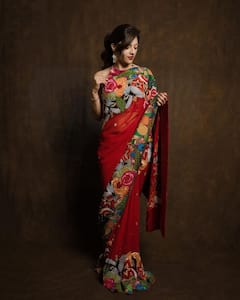 Mehreen Pirzada Photos: పూల డ్రెస్సులో హనీ ఎంత బావుందో!