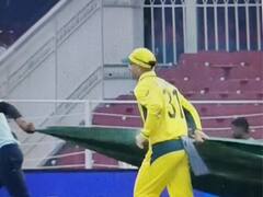David Warner Helps Groundstaff In Covering Pitch During World Cup 2023 Match Against Sri Lanka, Video Goes Viral