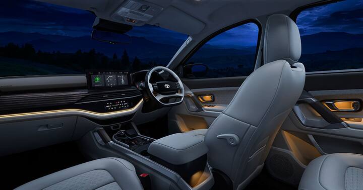 2023 Tata Safari facelift: टाटा मोटर्स ने भारतीय बाजार में अपनी नई अपडेटेड टाटा सफारी एसयूवी को लॉन्च कर दिया है. यह नई एसयूवी नये डिज़ाइन, नये इंटीरियर व साथ ही ढेर सारे अपडेटेड फीचर्स से लैस है.