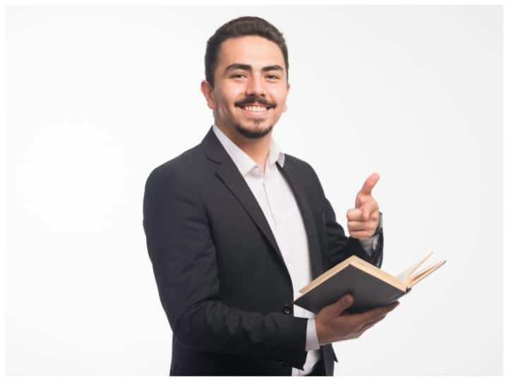 टीचिंग जॉब की तलाश है तो हिमाचल प्रदेश में निकली इन भर्तियों के लिए फॉर्म भर सकते हैं. ये वैकेंसी हिमाचल लोक सेवा आयोग ने निकाली हैं और पोस्ट ग्रेजुएट टीचर या स्कूल लेक्चरर की हैं.