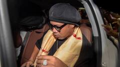 Ronaldinho Gaúcho: পুজোর শহরে রোনাল্ডিনহো, খেললেন ফুটবল, গেলেন মুখ্যমন্ত্রীর বাড়িতে