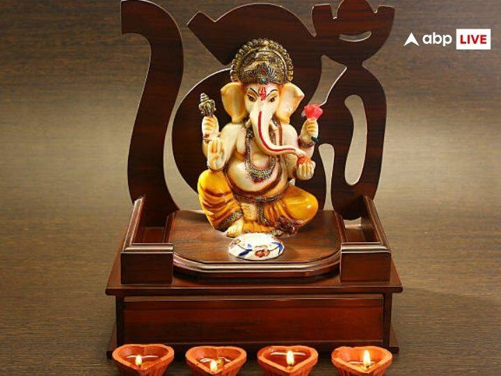 पूजा-पाठ करते समय आपका मन और चित केवल भगवान को समर्पित होना चाहिए , इसीलिए जरुरी है आप बैठ कर आराम से पूजा करें.