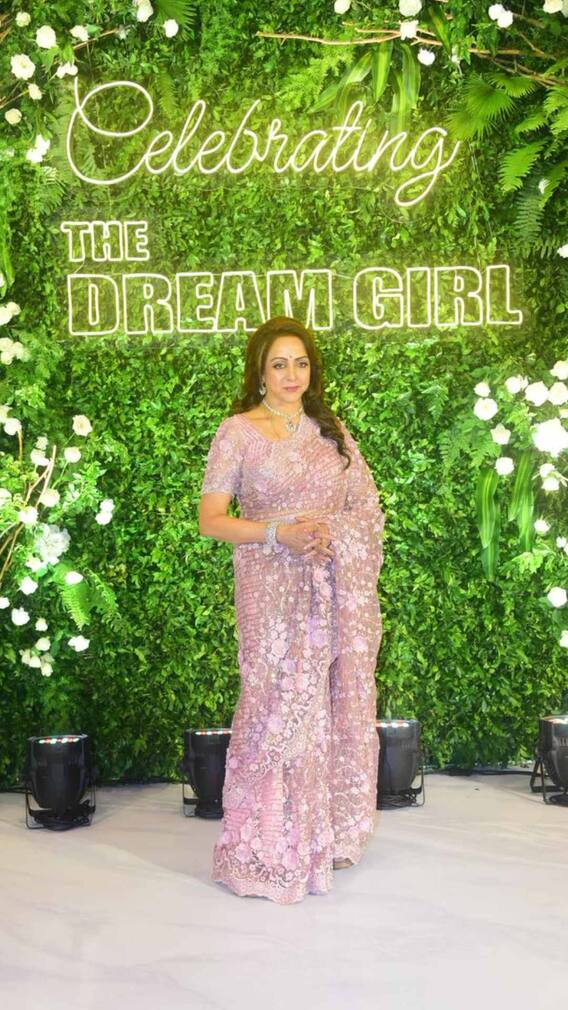 हेमा मालिनींच्या वाढदिवसाला बॉलिवूडकरांची हजेरी!