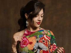 Mehreen Pirzada Photos: పూల డ్రెస్సులో హనీ ఎంత బావుందో!