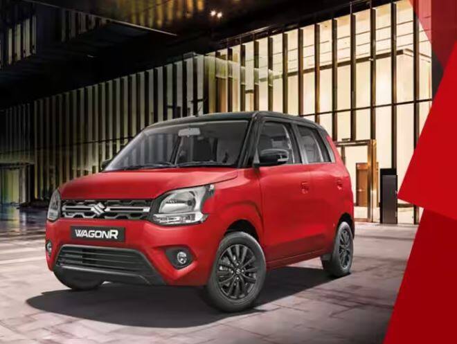 ਇਸ ਲਿਸਟ 'ਚ ਪਹਿਲਾ ਨਾਂ ਮਾਰੂਤੀ ਸੁਜ਼ੂਕੀ ਦਾ ਹੈ, ਜੋ ਕਾਰਾਂ 'ਤੇ ਸਭ ਤੋਂ ਜ਼ਿਆਦਾ ਡਿਸਕਾਊਂਟ ਦੇ ਰਹੀ ਹੈ। ਇਸ ਸੂਚੀ 'ਚ ਆਲਟੋ, ਵੈਗਨ-ਆਰ, ਸੇਲੇਰੀਓ, ਐੱਸ-ਪ੍ਰੇਸੋ ਕਾਰਾਂ ਹਨ। ਜਿਸ 'ਤੇ ਕੰਪਨੀ 61,000 ਰੁਪਏ ਤੱਕ ਦੇ ਡਿਸਕਾਊਂਟ ਆਫਰ ਦੇ ਰਹੀ ਹੈ। ਇਹ ਆਪਣੀ ਮਸ਼ਹੂਰ ਹੈਚਬੈਕ ਸਵਿਫਟ 'ਤੇ 54,000 ਰੁਪਏ ਦੀ ਛੋਟ ਵੀ ਦੇ ਰਹੀ ਹੈ।