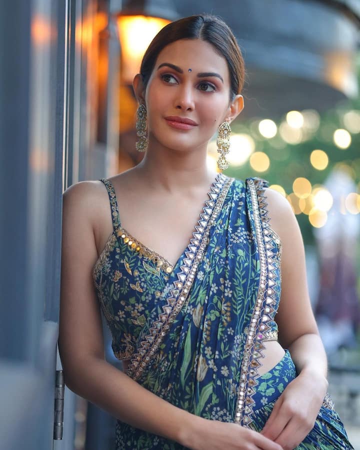 અમાયરા સોશિયલ મીડિયા પર ઘણી એક્ટિવ રહે છે. આવી સ્થિતિમાં તેની ફેન ફોલોઈંગ પણ લાંબી થઈ રહી છે.