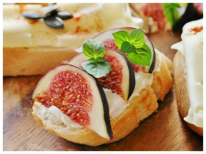 एक दिन में 2-3 अंजीर खाने से कई तरह के फायदे मिल सकते हैं. अंजीर में उपस्थित फाइबर पाचन तंत्र को मजबूत करता है.