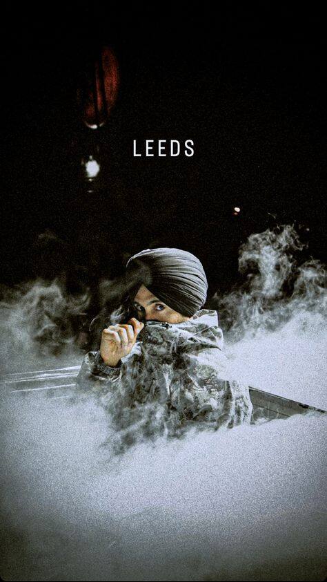 ਦਿਲਜੀਤ ਨੇ ਦੱਸਿਆ ਕਿ ਕਿਵੇਂ ਪੰਜਾਬੀ ਇੰਡਸਟਰੀ ਦੇ ਗਾਇਕ ਦਿਲਜੀਤ ਨੂੰ ਸਟਾਰਟਰ ਵਾਂਗ ਵਰਤਦੇ ਹੁੰਦੇ ਸੀ। ਦਿਲਜੀਤ ਨੇ ਦੱਸਿਆ ਸੀ ਉਹ ਪਹਿਲੀ ਵਾਰ ਕੈਨੇਡਾ ਸ਼ੋਅ ਲਾਉਣ ਗਏ ਸੀ। ਸੰਘਰਸ਼ ਦੇ ਦਿਨਾਂ 'ਚ ਉਨ੍ਹਾਂ ਨੇ ਕਈ ਸਿੰਗਰਾਂ ਦੇ ਨਾਲ ਕੰਮ ਕੀਤਾ।