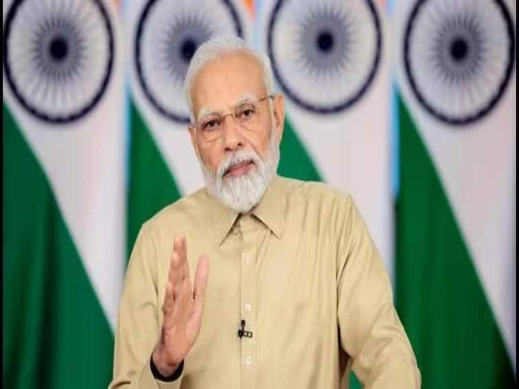 Aim to send first Indian to Moon by 2040 PM Modi gave advice to scientists ”2040-க்குள் நிலவுக்கு மனிதனை அனுப்ப வேண்டும்