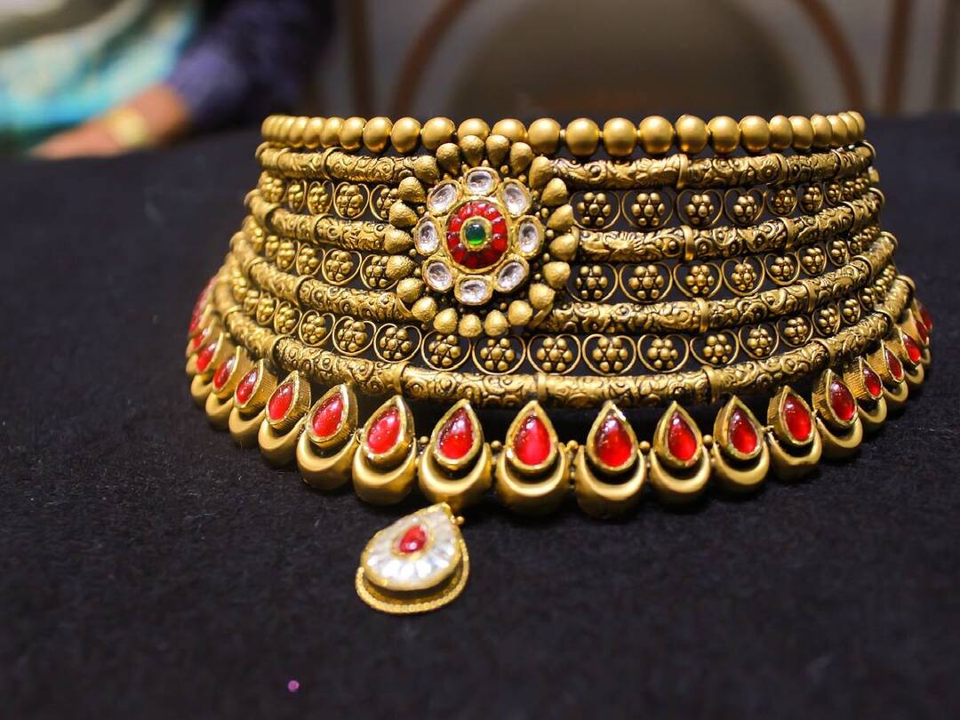 Latest Gold Silver Rate October,17 2023: குறைந்தது தங்கம்,வெள்ளி விலை;எவ்வளவு தெரியுமா - இன்றைய விலை நிலவரம்!