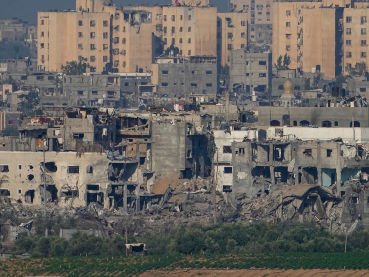 Gaza Hospital Attack: हमास का दावा, 'इजरायल ने गाजा में अस्पताल पर किया एयरस्ट्राइक, 500 लोगों की गई जान' | बड़ी बातें