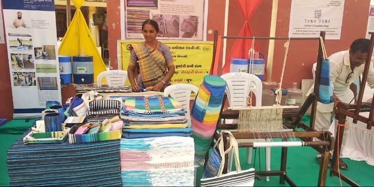 'Swachhata Hi Seva': Kutch women's campaign to create plastic-free villages ‘સ્વચ્છતા હી સેવા’: પ્લાસ્ટિક મુક્ત ગામડા બનાવવા માટે કચ્છી મહિલાની ઝુંબેશ