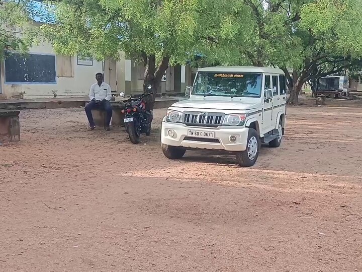 ஆண்டிபட்டி அருகே மாணவிகளிடம் தகாத வார்த்தைகளை பேசியதாக 3 ஆசிரியர்கள் பணியிடை நீக்கம்