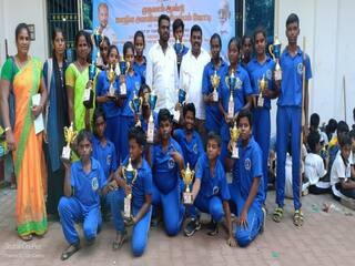 Silambam: மாநில அளவிலான சிலம்பம் போட்டி ..! சாதித்து காட்டிய கிராமத்து மாணவர்கள்..!