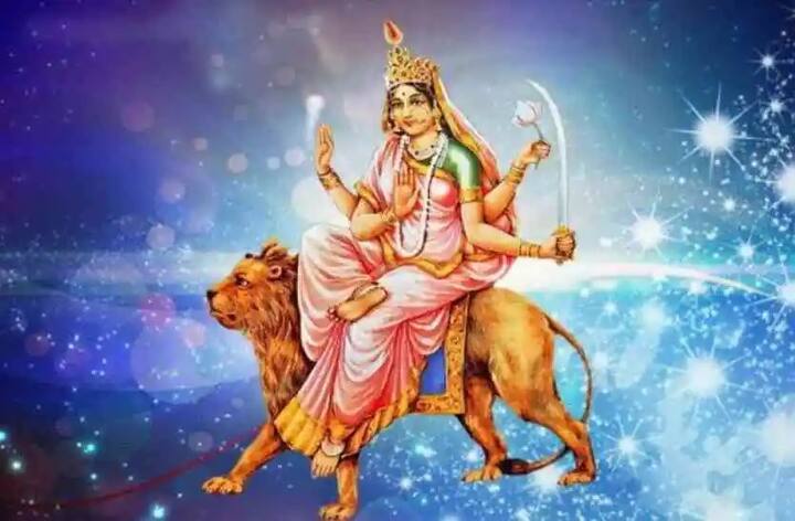 নবরাত্রির তৃতীয় দিনে দেবী চন্দ্রঘণ্টার আরাধনা করা হয়। দেবী মায়ের অশেষ কৃপা বর্ষিত হো ক তার ভক্তদের উপর।
