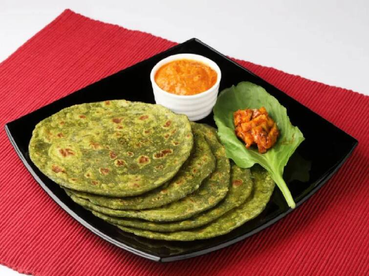 Palak Paneer Paratha Recipe Make it at home Delicious for Snacks Palak Paneer Paratha: சுவையான பாலக் பனீர் பராத்தா செய்வது எப்படி? இதோ ரெசிபி!