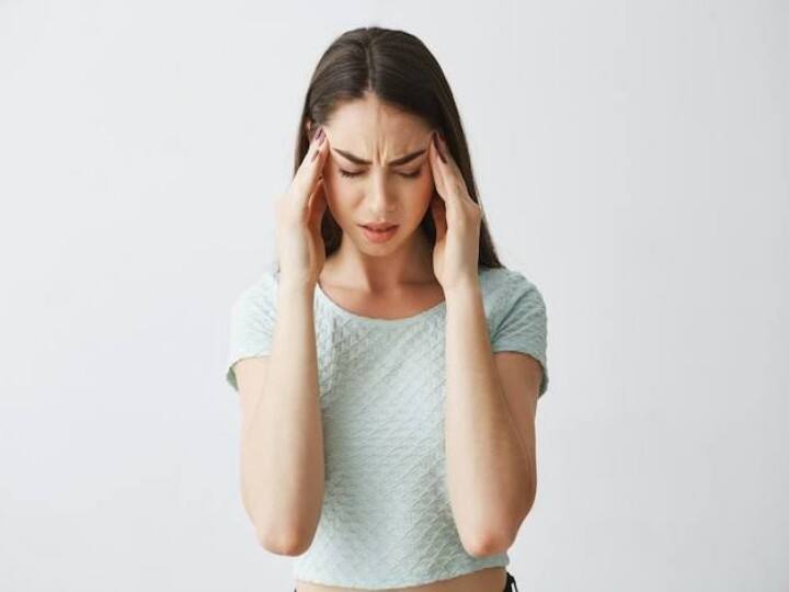 health tips migraines problem increase in winter season know causes and prevention ठंड के मौसम में बढ़ सकती है माइग्रेन की समस्या, जानिए बचने के उपाय