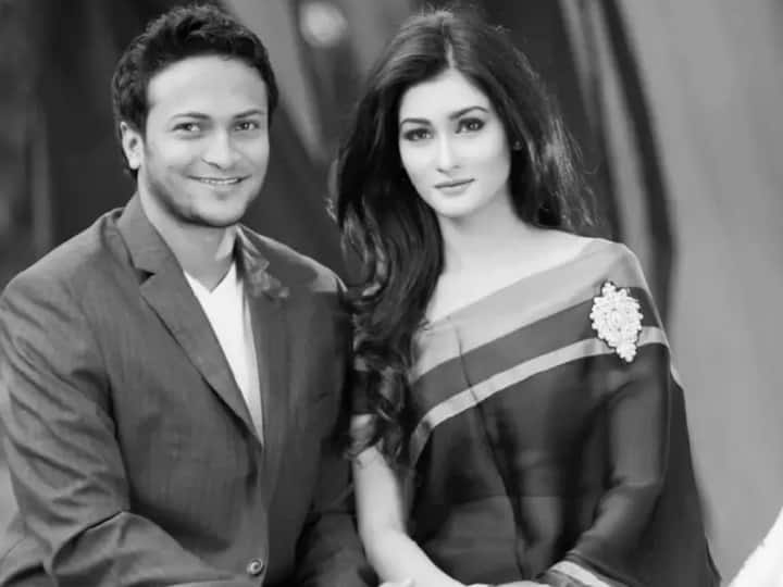 शाकिब अल हसन की कुल संपत्ति 45 मिलियन डॉलर (375 करोड़ रुपए) अनुमानित है. वह बांग्लादेश क्रिकेट बोर्ड की कॉन्ट्रैक्ट लिस्ट के 'ए प्लस' कैटगरी में हैं. उनकी सालाना सैलरी करीब 48 लाख रुपए है.