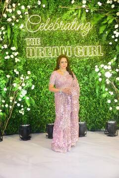 Hema Malini: 'সেলিব্রেটিং দ্য ড্রিম গার্ল', হেমা মালিনীর জন্মদিনের পার্টিতে চাঁদের হাট