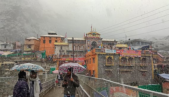 IN Pics: केदारनाथ से जम्मू-कश्मीर तक बर्फबारी, बेहद खूबसूरत नजारे दिल खुश कर देंगे, देखें तस्वीरें