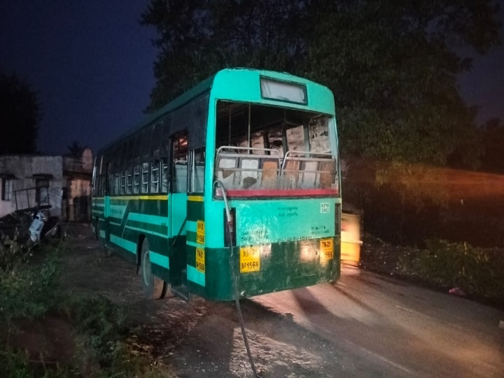 படியில் பயணித்ததால் கண்டித்த நடத்துனர்..! பேருந்து கண்ணாடியை உடைத்த மாணவன்..! தேடும் போலீஸ்