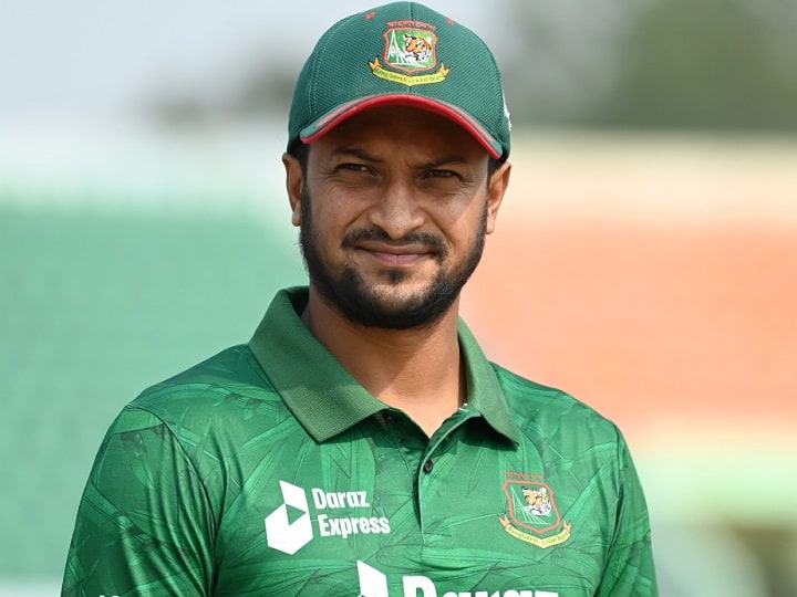 क्रिकेट में दमदार प्रदर्शन ने शाकिब को बांग्लादेश का सबसे अमीर खिलाड़ी भी बनाया है. उनकी संपत्ति बांग्लादेश के अब तक के क्रिकेटर्स में सबसे ज्यादा है.